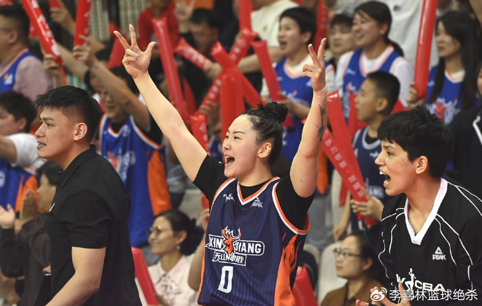 31岁MVP武桐桐季后赛场均16分11助攻引热议，宫鲁